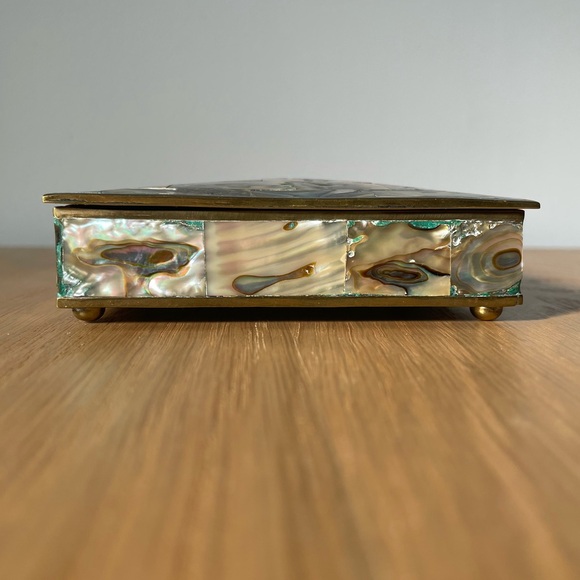 Vintage Abalone Shell and Brass Decorative Trinket Box with Rosewood Lining - Picture 2 of 11